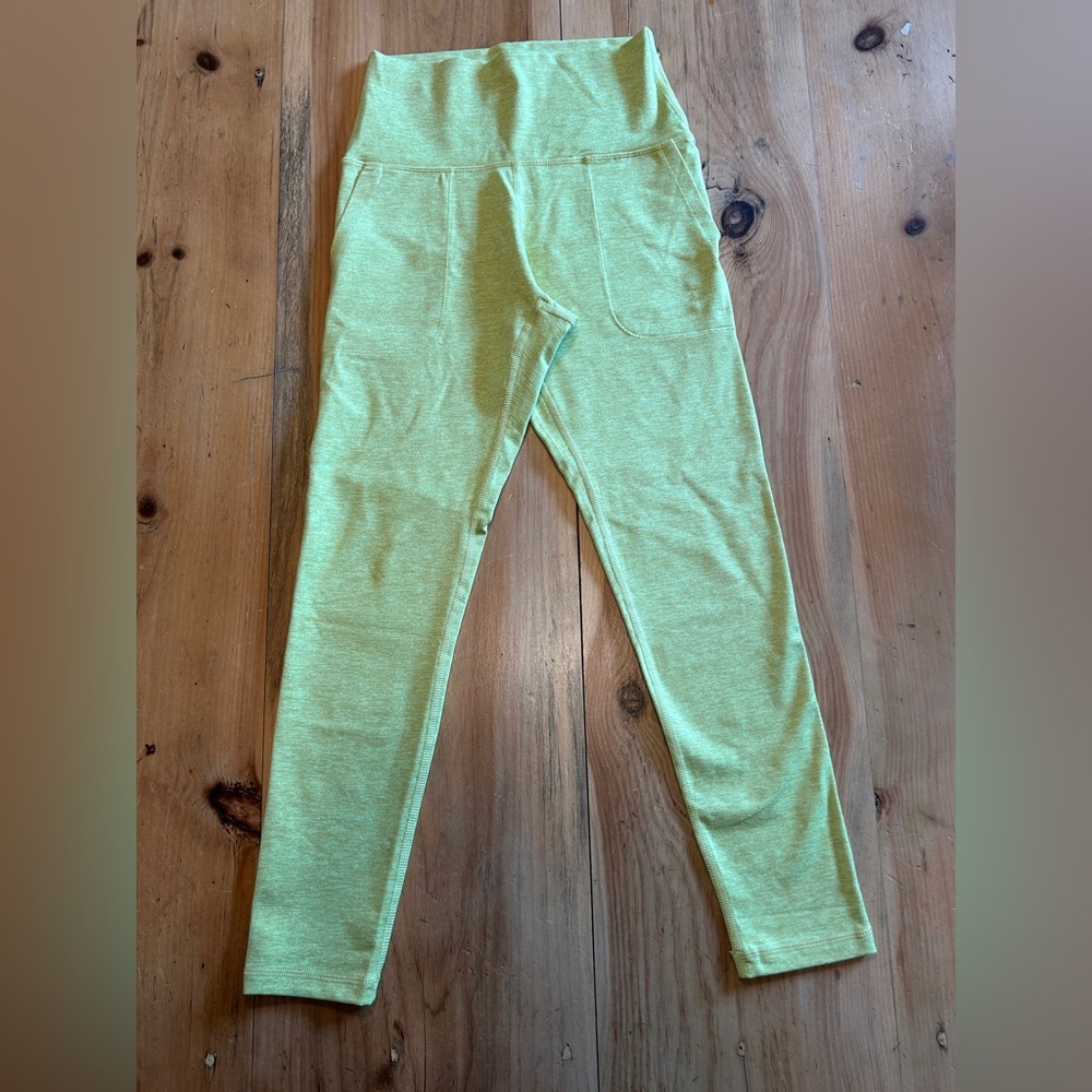 Aerie Offline womenβs super soft like new size small high waisted leggings.